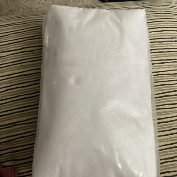 Mossio Clear purse with gold chain straps - Picture 9 of 9